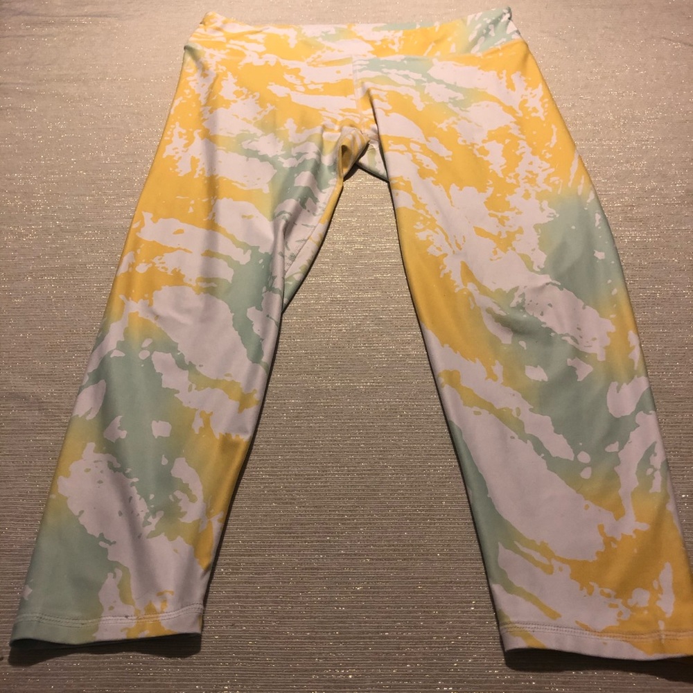 Fabletics power lite Capri - Picture 3 of 4